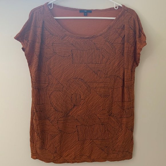 GAP Patterned Top - Picture 2 of 2